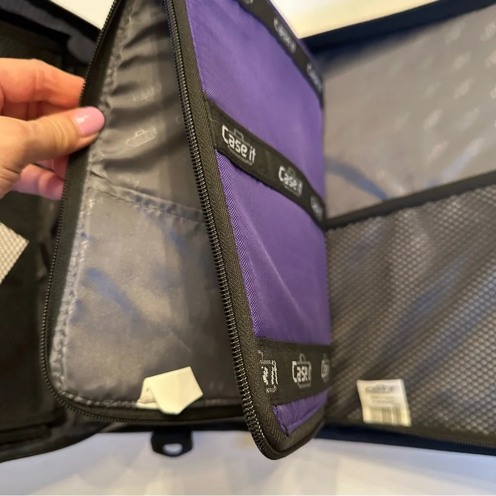 NWOT Case it King Size Mighty Zip Tab Black Binder w/ Purple Accessories Insert